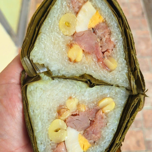 Bánh Ú Nhân Thịt Hạt Sen